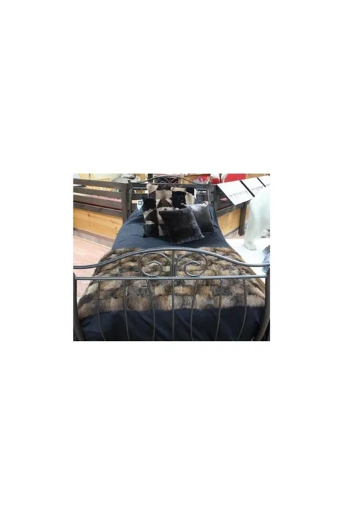 Bed throw - Muskrat fur | Decorative accessories | BILODEAU Canada